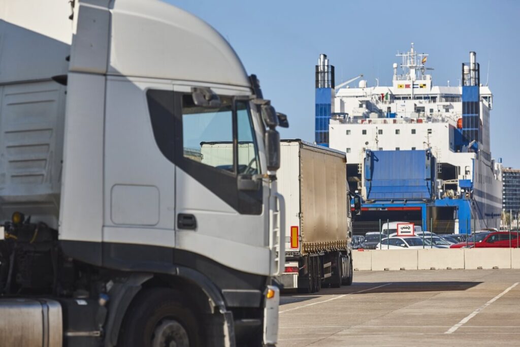 Spory transportowe: umowa przewozu i spedycji, dokumenty CMR i protokół szkody; pozew 5% WPS, uzasadnienie 7 dni, apelacja 14 dni.